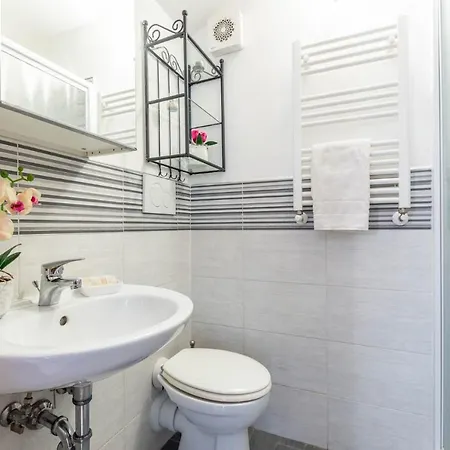 Simply Rome Apartment *